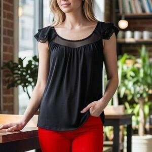 Oscar De La Renta Pink Label Black Top Sz S Sleeveless Lace Neckline shoulders